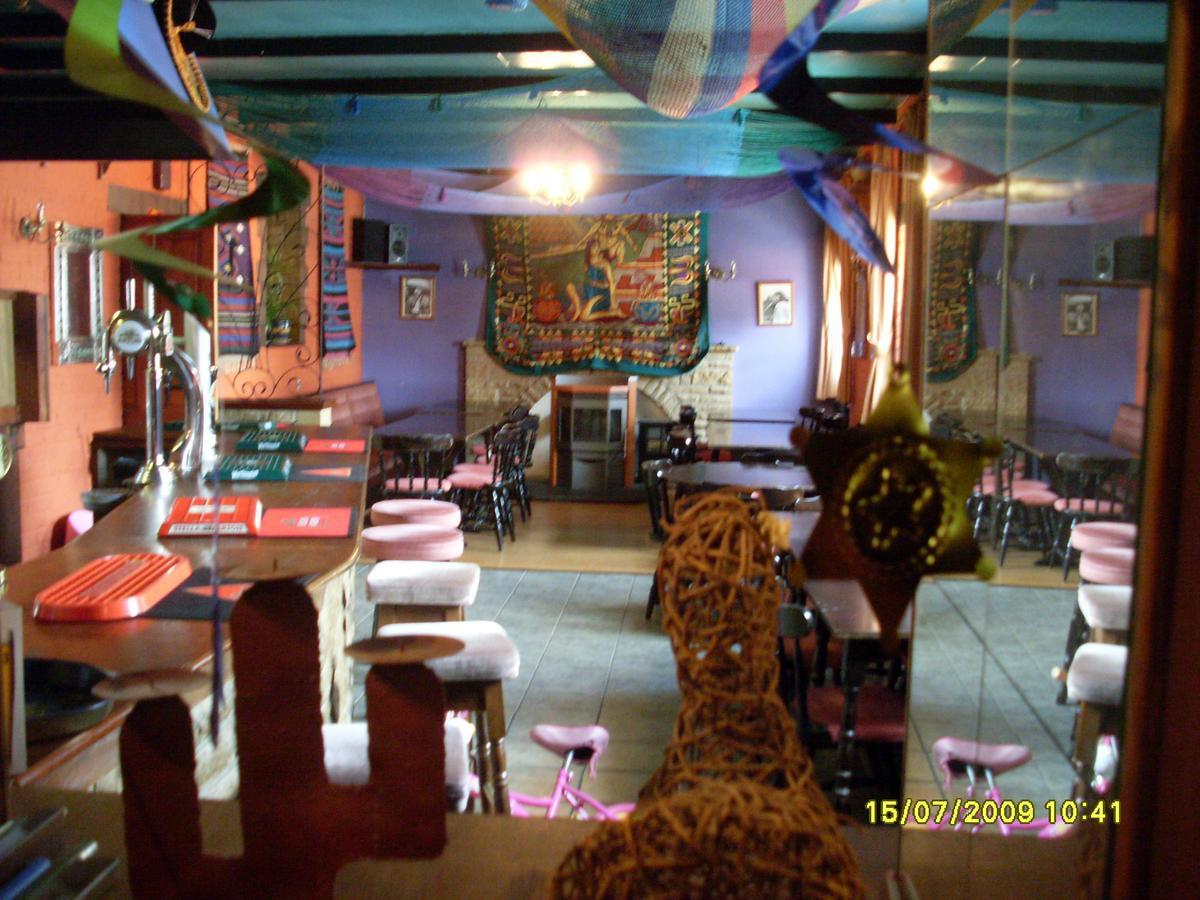 קארמרת'ן Pantyrathro International Hostel מראה חיצוני תמונה