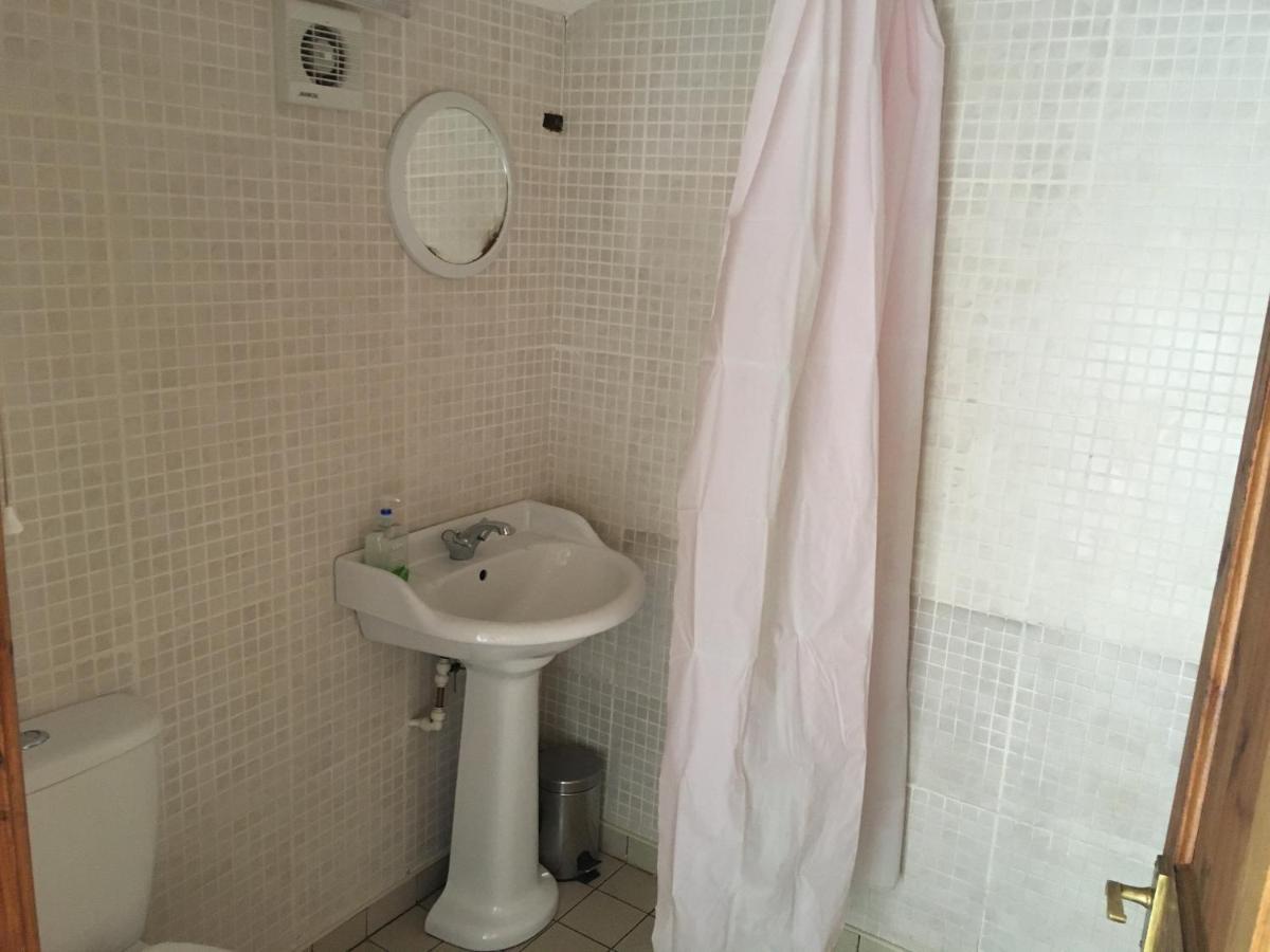 קארמרת'ן Pantyrathro International Hostel מראה חיצוני תמונה