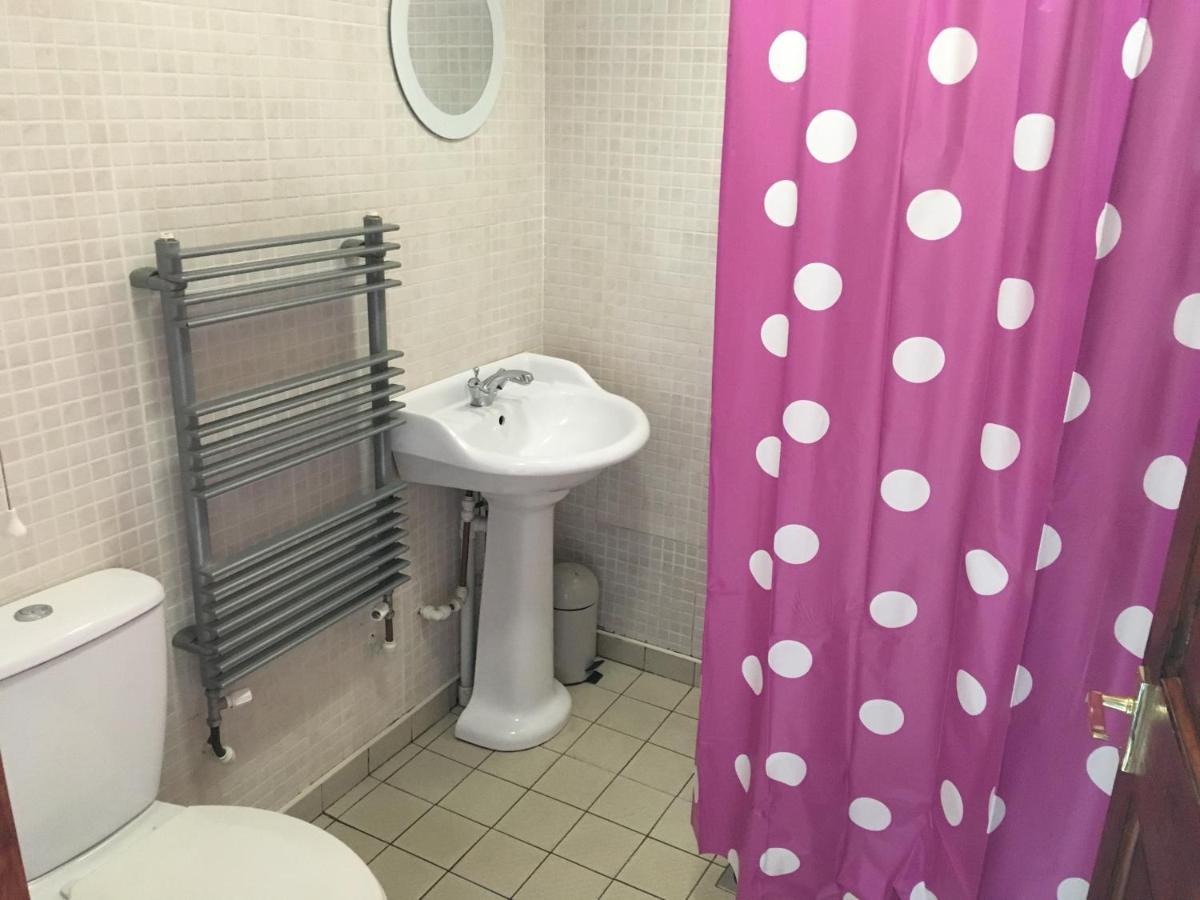 קארמרת'ן Pantyrathro International Hostel מראה חיצוני תמונה