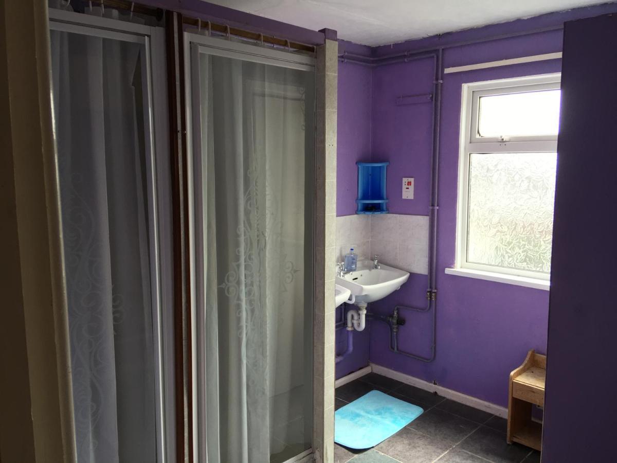 קארמרת'ן Pantyrathro International Hostel מראה חיצוני תמונה