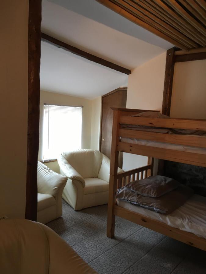 קארמרת'ן Pantyrathro International Hostel מראה חיצוני תמונה